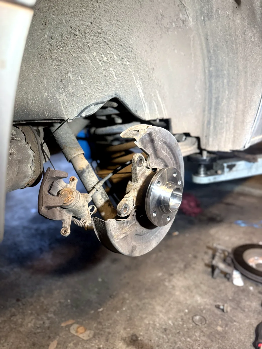 Náboj kola po servisním zásahu před složením brzdy